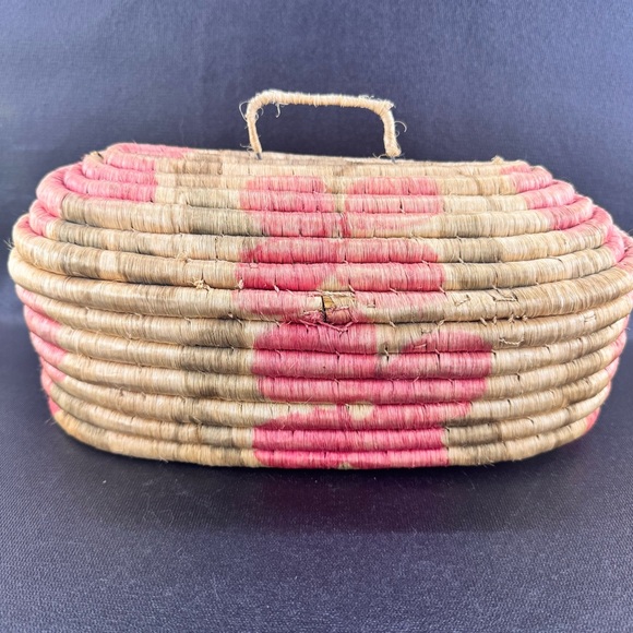 Vintage Handwoven Coiled Spiral Basket With Lid & Handle Floral Pattern - Picture 5 of 11